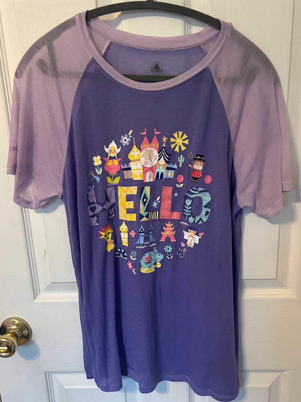 Disney Small World T-Shirt - L